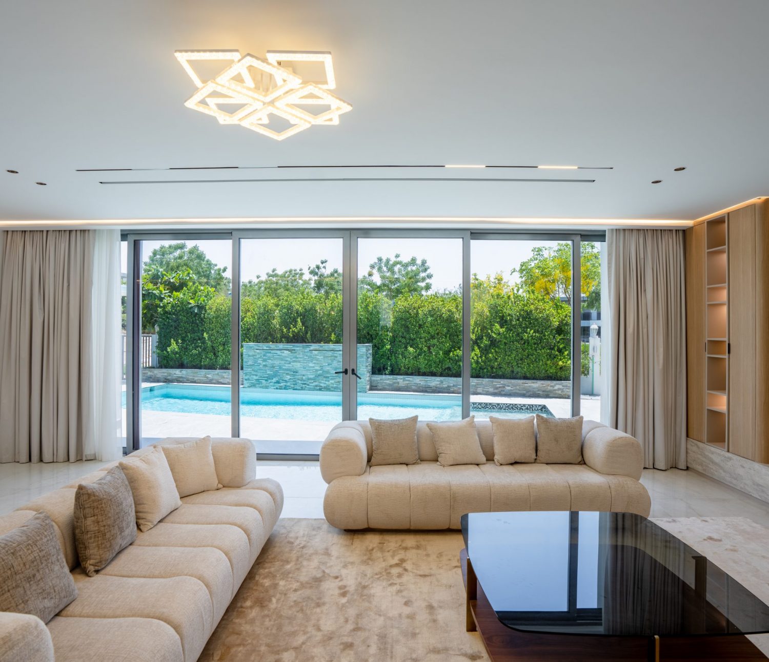 SR506620-HDR SR506620-HDR